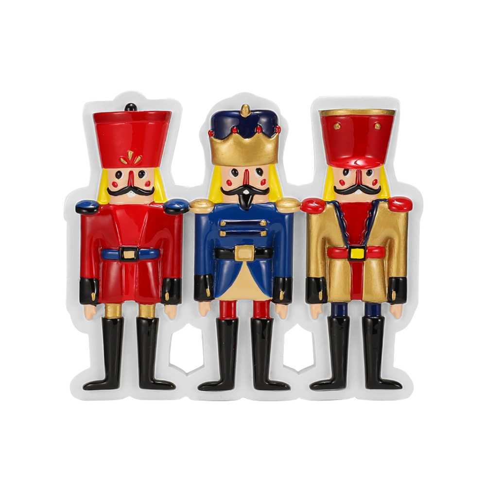OR2669-3 - Nutcracker Family of 3